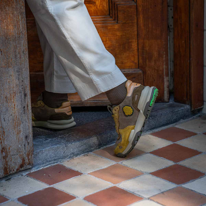 Chacrona Suede | Thunderbolt